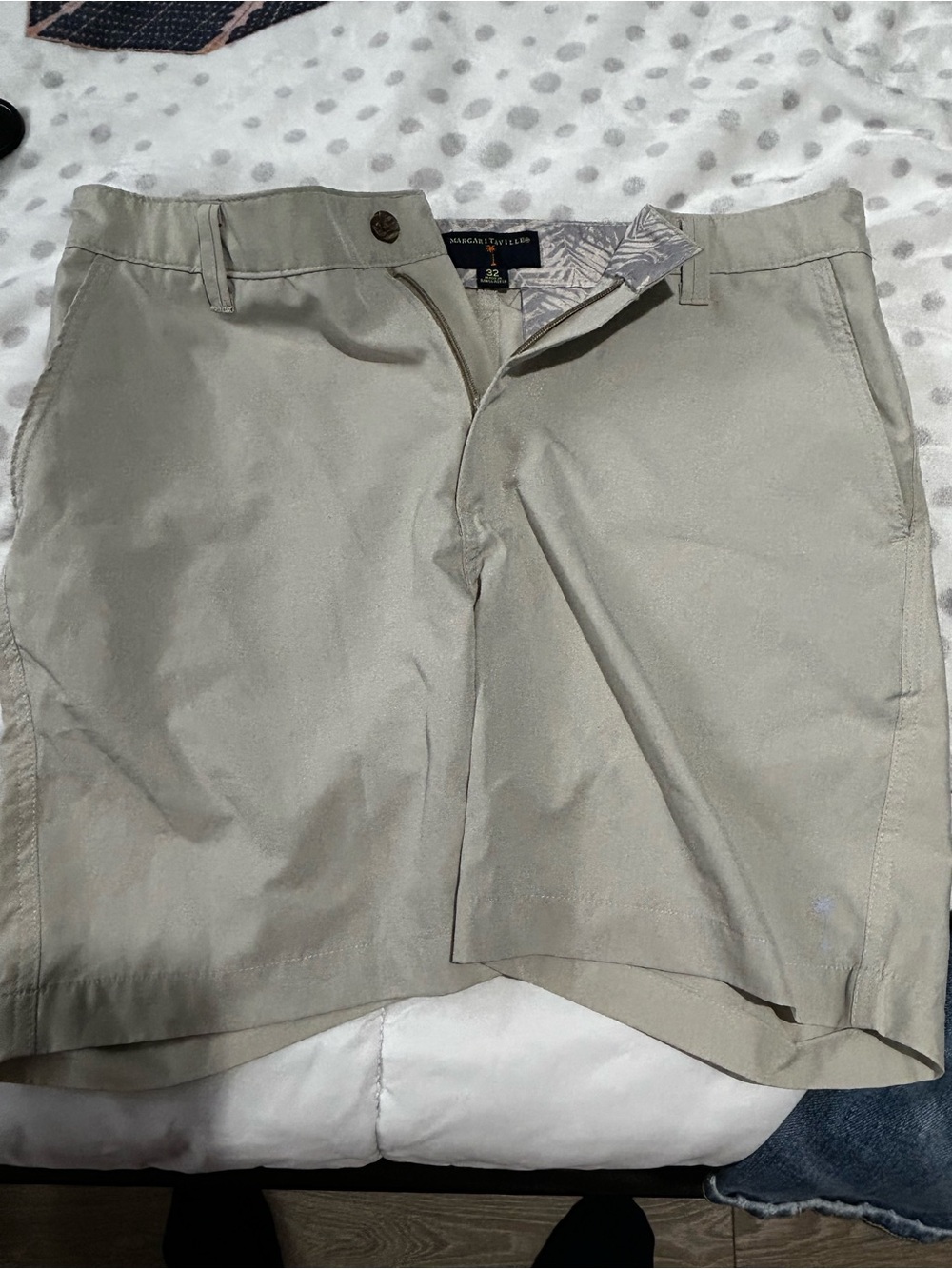 Men's Khaki Casual Shorts - Classic Style